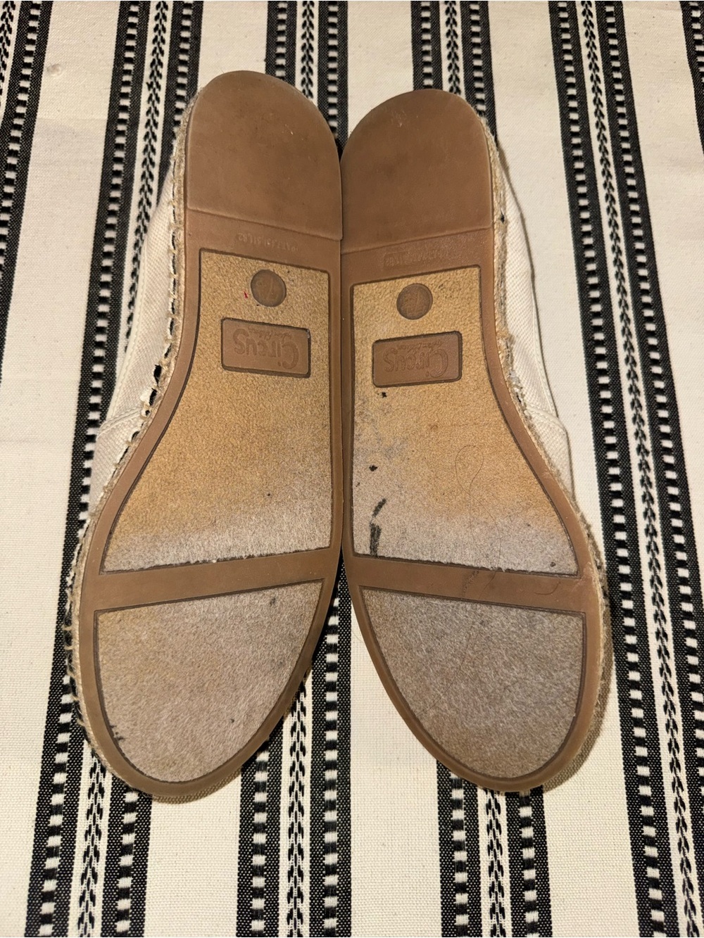 Circus by Sam Edelman Cream Canvas Espadrilles w/ Black Sequin Cap Toe, Size 7.5 - Picture 4 of 10